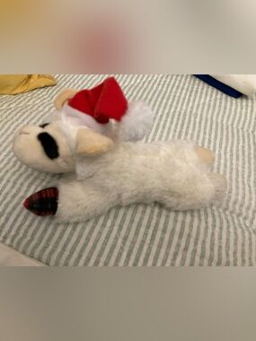 NWOT Lamb Chop โTHE LEGENDโ w Santa Hat Squeaky Toy
